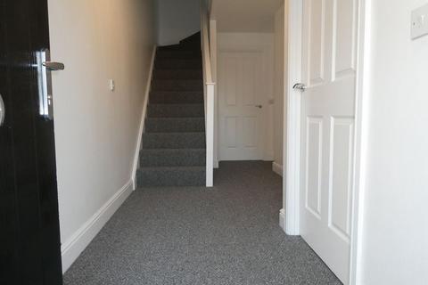 3 bedroom detached house to rent, South Street, Lincoln Gardens, Hyde Park, Doncaster, DN4