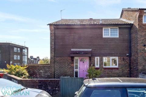 3 bedroom semi-detached house for sale - Playden Close, Brighton BN2