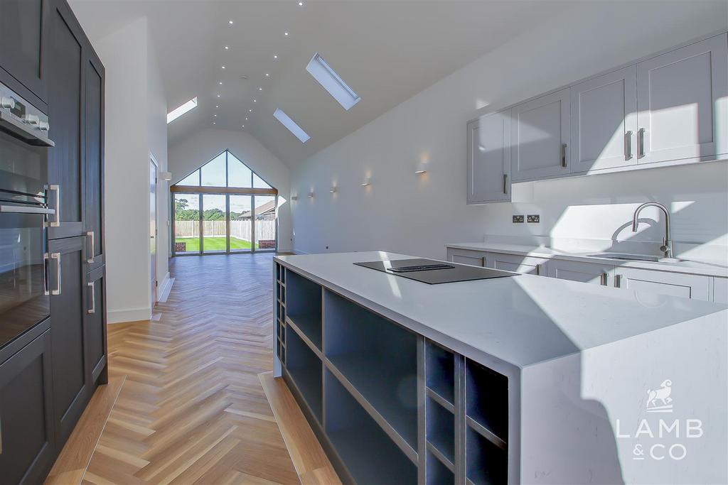 Kitchen/dining/living