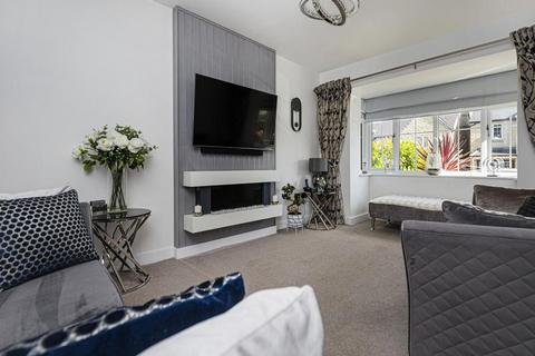 7 Thackley Grange, Bradford, BD10 8NG