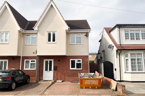 3 bedroom terraced house to rent, Leigh-on-Sea SS9