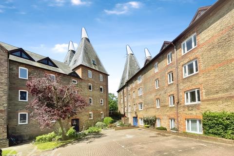 3 bedroom apartment to rent, Carpenters Lane Hadlow TN11