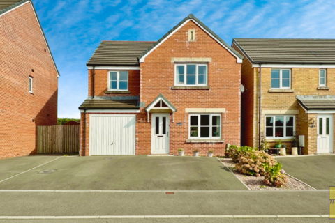 4 bedroom detached house for sale, Heol Cynfeli, Pontardawe, Swansea