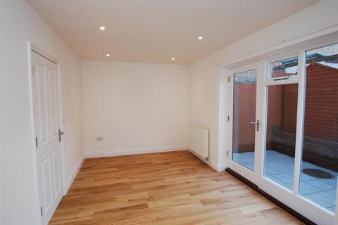 4 bedroom townhouse to rent, All Saints Court, Bury St. Edmunds IP33