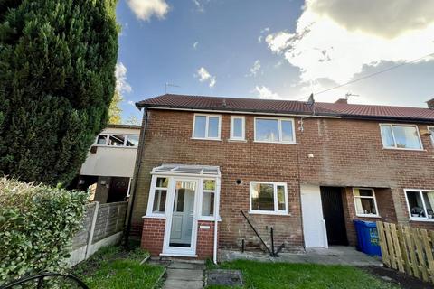 3 bedroom end of terrace house to rent, Deal Avenue, Stockport SK5