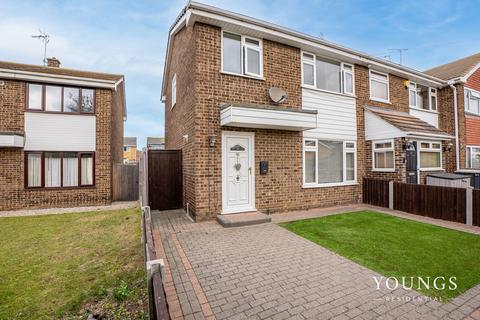 3 bedroom end of terrace house for sale, Chiltern Approach, Canvey Island, SS8