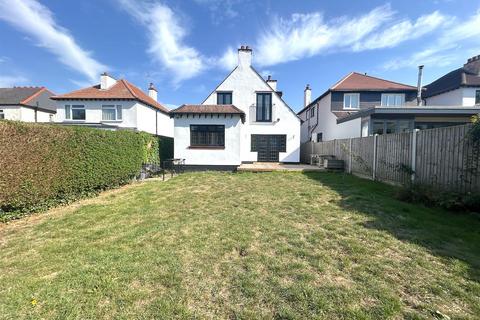 3 bedroom detached house for sale, Westcliff Park Drive, Westcliff-On-Sea