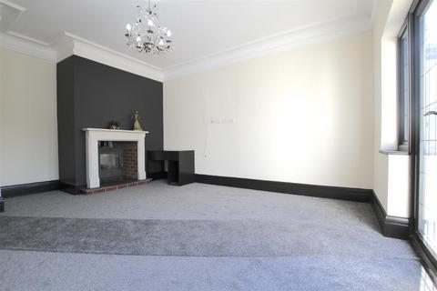 3 bedroom detached house for sale, Westcliff Park Drive, Westcliff-On-Sea