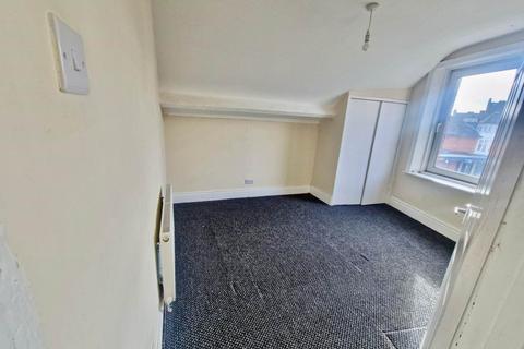 2 bedroom flat to rent, York Road, Whitley Bay NE26