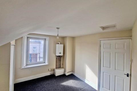 2 bedroom flat to rent, York Road, Whitley Bay NE26