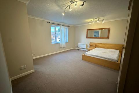 Studio to rent, Columbus Gardens, Northwood HA6