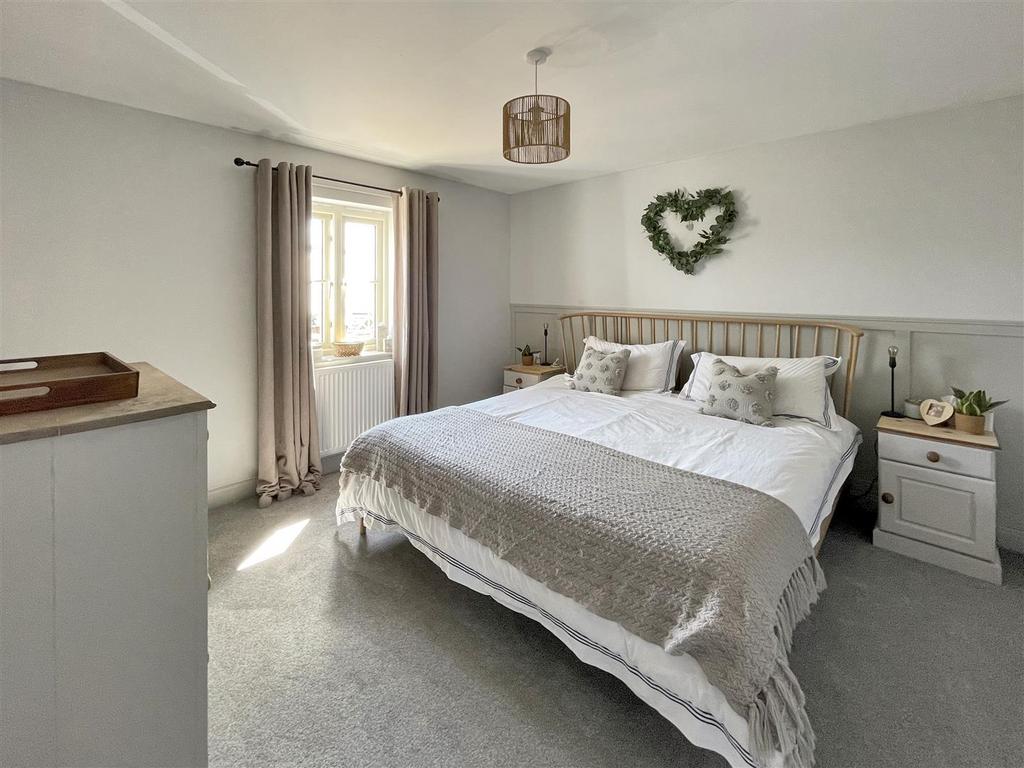 Bed 1.JPG