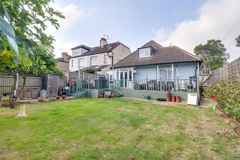 5 bedroom detached house for sale, Cheltenham Drive, Leigh-On-Sea SS9