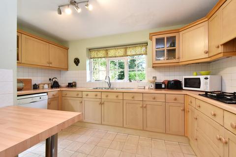 5 bedroom detached house for sale, Park Farm road, Bromley