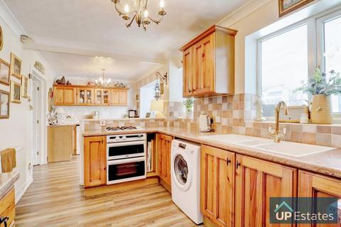 34 Cambridge Drive, Nuneaton, CV10 8LW