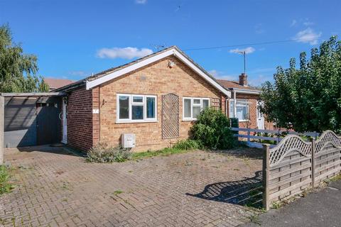 2 bedroom semi-detached bungalow for sale, Green Close, Benson OX10