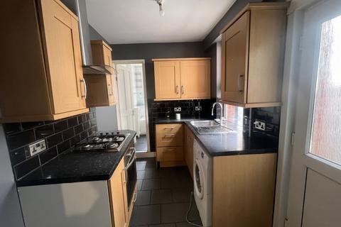 2 bedroom terraced house for sale, Selbourne Road, Luton LU4