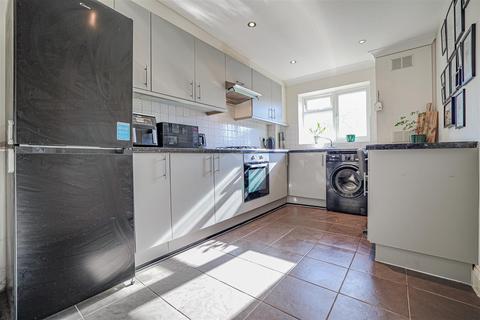 1 bedroom flat for sale, Corner Hall Avenue, Hemel Hempstead, HP3