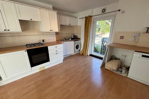 2 bedroom flat to rent, Grosvenor Terrace, Teignmouth