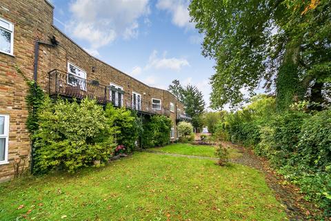 2 bedroom terraced house for sale, Hampton Court Road, Hampton