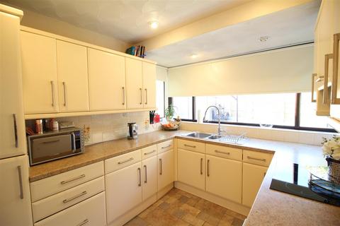 3 bedroom semi-detached house for sale, Park House Crescent, Bradford BD12