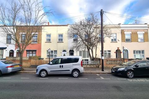 3 bedroom flat to rent, Antill Road, London