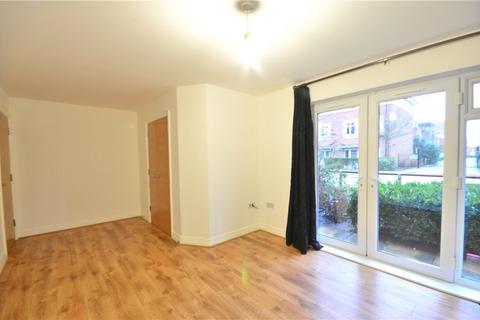 2 bedroom apartment for sale, Kenmare Close, Ickenham, Uxbridge