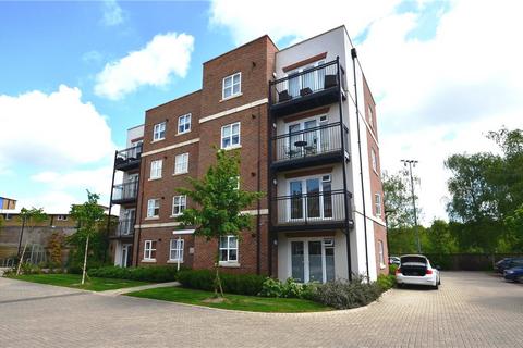 2 bedroom apartment for sale, Kenmare Close, Ickenham, Uxbridge