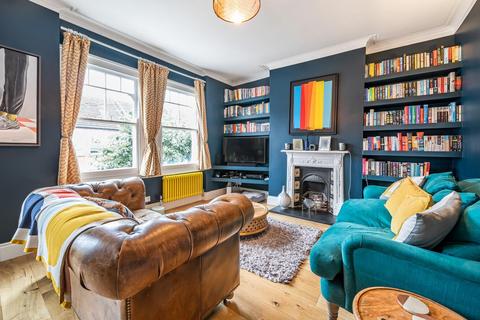 3 bedroom flat for sale, Gilbey Road, Tooting