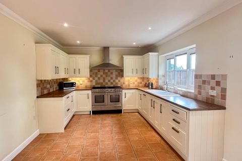 5 bedroom house to rent, Regent Close, Denver Downham Market PE38