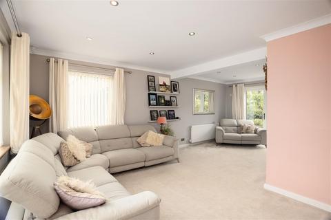 5 bedroom detached house for sale, Red Hall Gardens, Shadwell, Leeds LS17