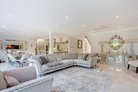 4 bedroom detached house for sale, Trotsworth Avenue, Virginia Water