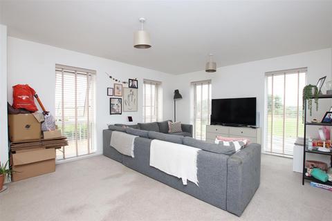 2 bedroom flat to rent, Mulberry Way, Bath BA2