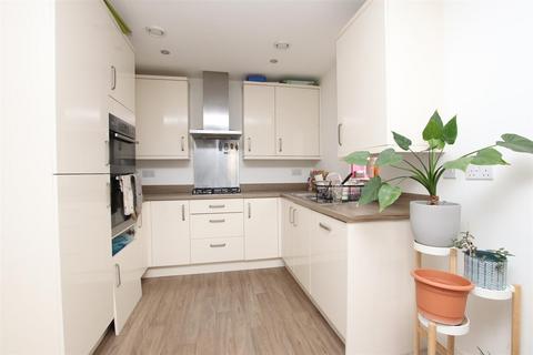 2 bedroom flat to rent, Mulberry Way, Bath BA2