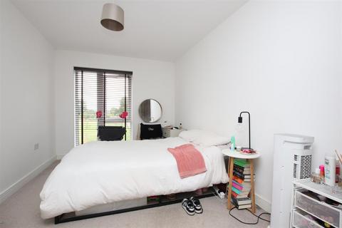 2 bedroom flat to rent, Mulberry Way, Bath BA2