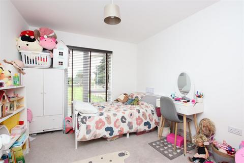 2 bedroom flat to rent, Mulberry Way, Bath BA2