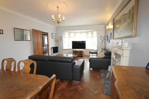 2 bedroom detached bungalow for sale, Salisbury Road, Leigh-On-Sea