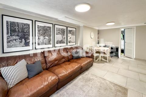 2 bedroom apartment for sale, Upton Park, Slough