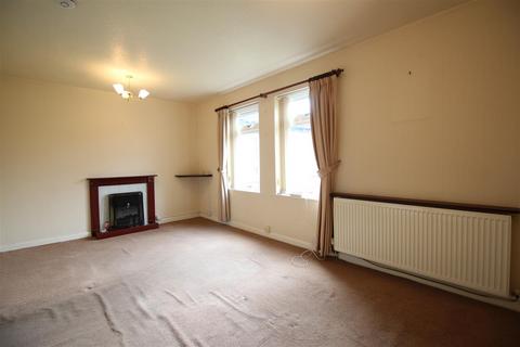 2 bedroom flat for sale, Mont Grove, Bradford BD5