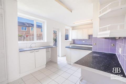 3 bedroom end of terrace house for sale, Marlyon Road, Hainault