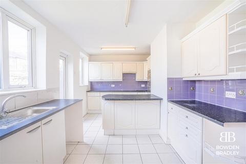 28 Marlyon Road, Ilford, IG6 3XN