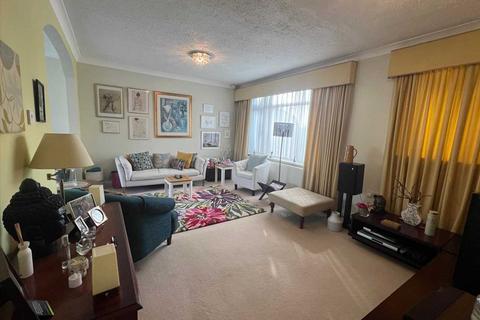 4 bedroom terraced house for sale, Constable Gardens, Edgware, HA8