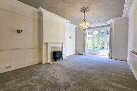 2 bedroom flat to rent, Park Drive, Harrogate, HG2