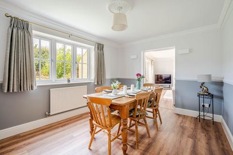Paddock End Barrett Lane, Sutton Benger, Chippenham, SN15 4UZ