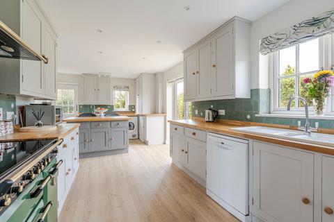Paddock End Barrett Lane, Sutton Benger, Chippenham, SN15 4UZ