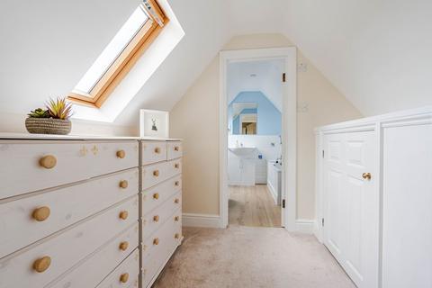 Paddock End Barrett Lane, Sutton Benger, Chippenham, SN15 4UZ