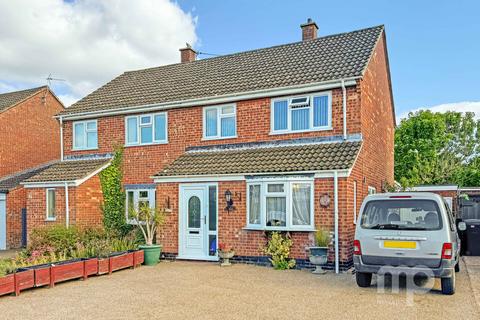 3 bedroom semi-detached house for sale, Sycamore Avenue, Wymondham NR18