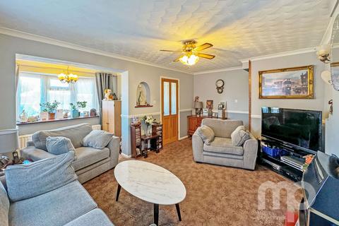 3 bedroom semi-detached house for sale, Sycamore Avenue, Wymondham NR18