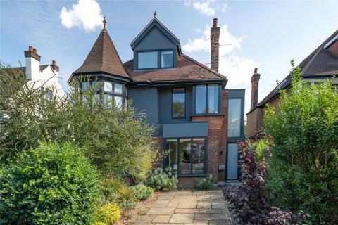 4 bedroom semi-detached house for sale, Kings Avenue, Woodford Green, Essex, IG8