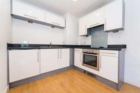 1 bedroom apartment to rent, Lexington Court Salford Quays